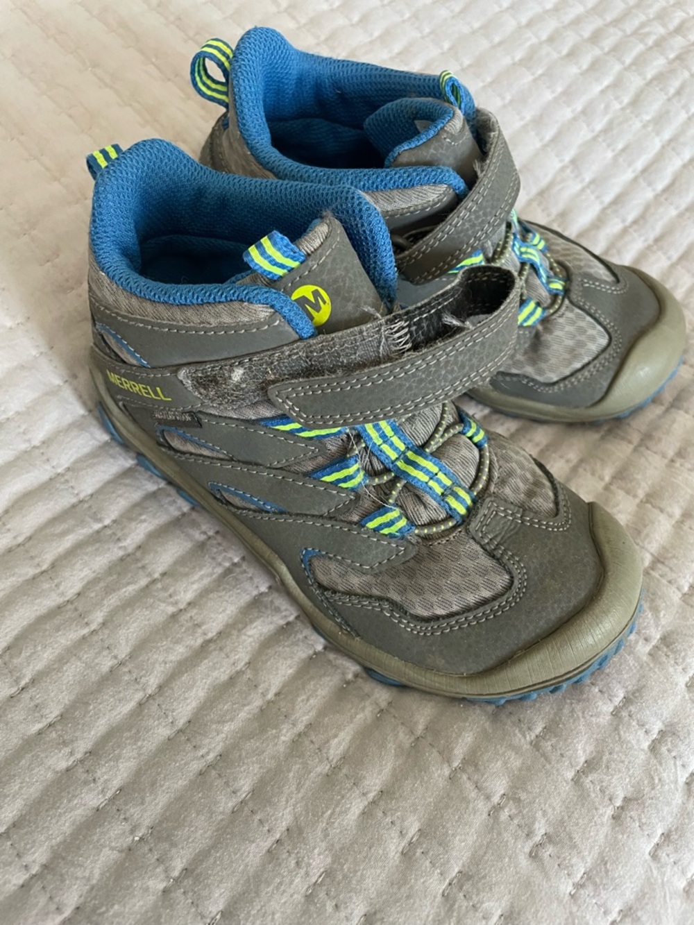 Merrell Chameleon 7 Access Mid Waterproof Hiking Boots Boys Size 12M